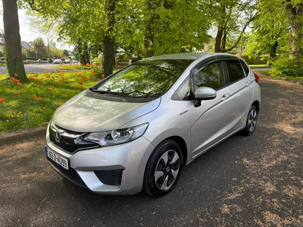 2016 Honda Fit Auto  Only 34500 KMS !!!! - Image 2