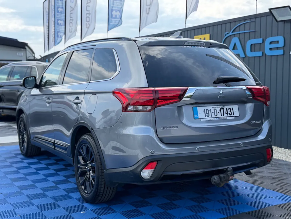 Mitsubishi Outlander 4WD BLACK LINE - 2.3 DIESEL 7 - Image 5
