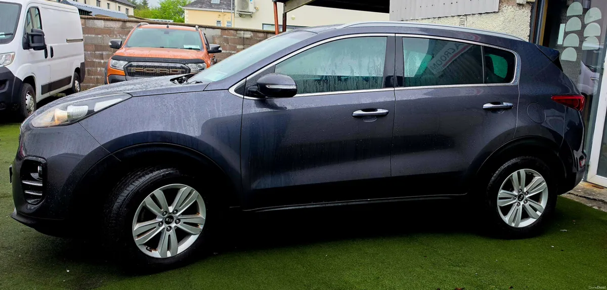 Kia Sportage 1.6CRDI REV CAMERA SAT NAV - Image 2