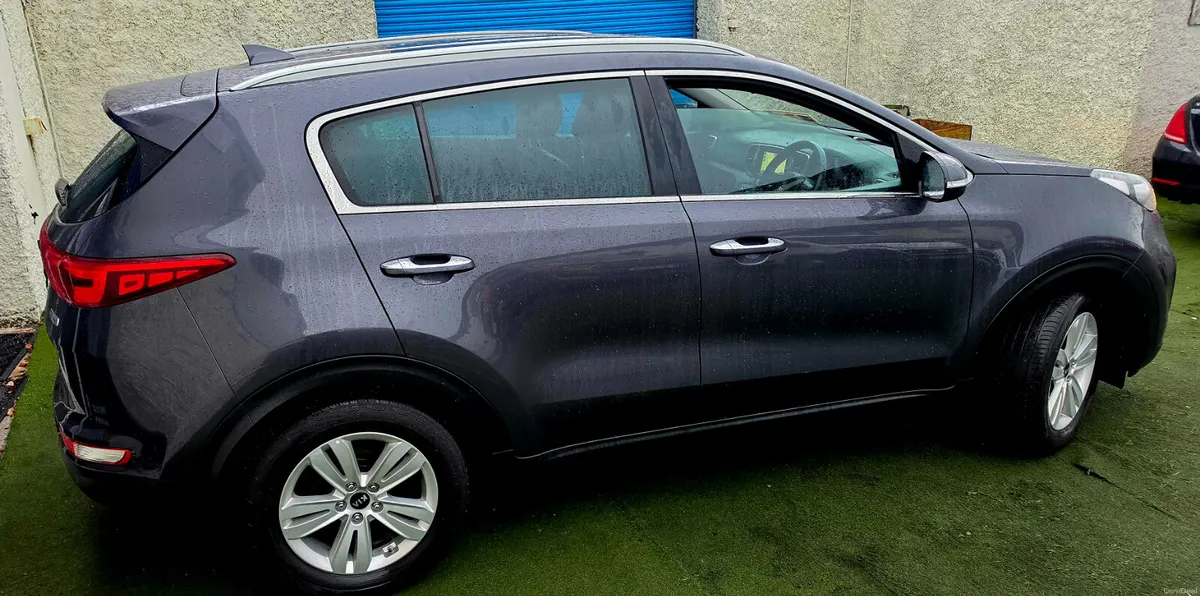 Kia Sportage 1.6CRDI REV CAMERA SAT NAV - Image 4