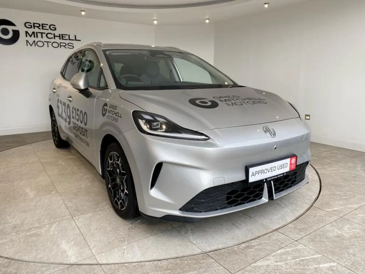 MG MG4 118kW Premium Long Range 54kWh 5dr Auto - Image 3
