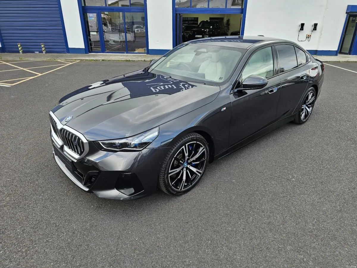 BMW i5 IVORY LTHR - Image 2