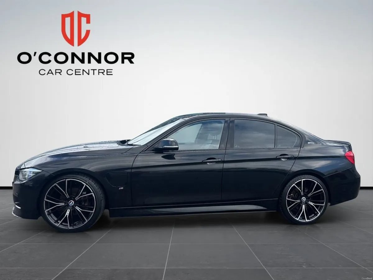 BMW 3-Series Looks like an M3… costs like a hybrid - Image 4