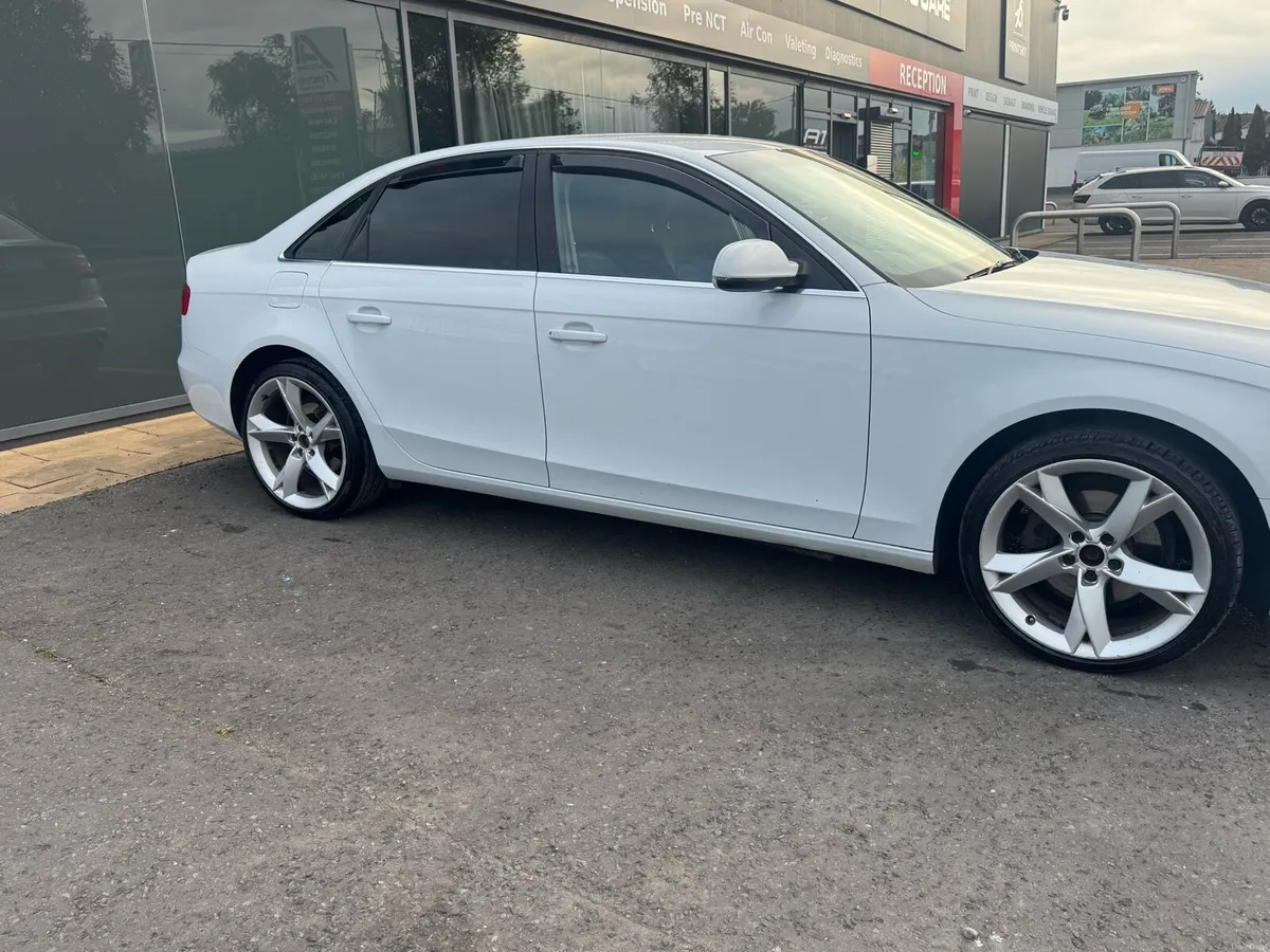 Audi A4 white 2012 - Image 4