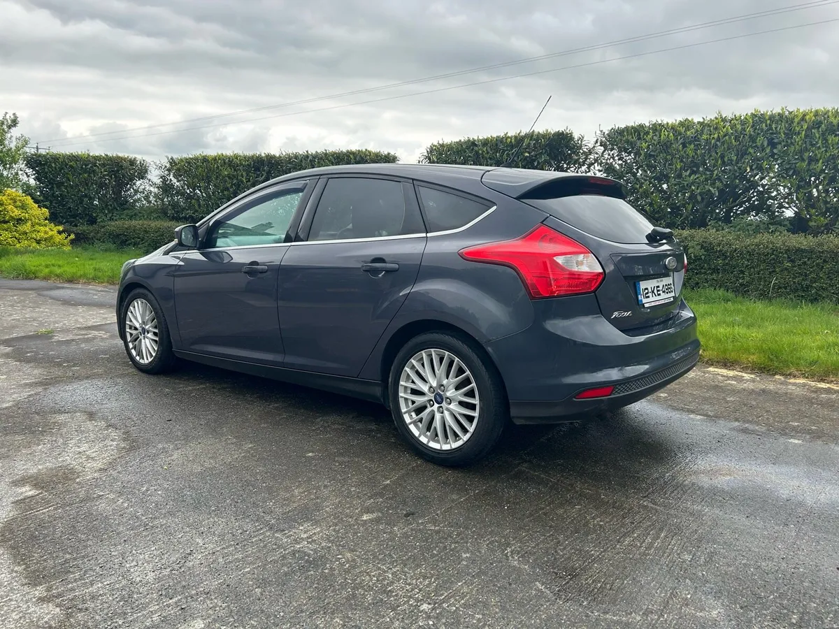 Ford Focus 2012 - Image 2