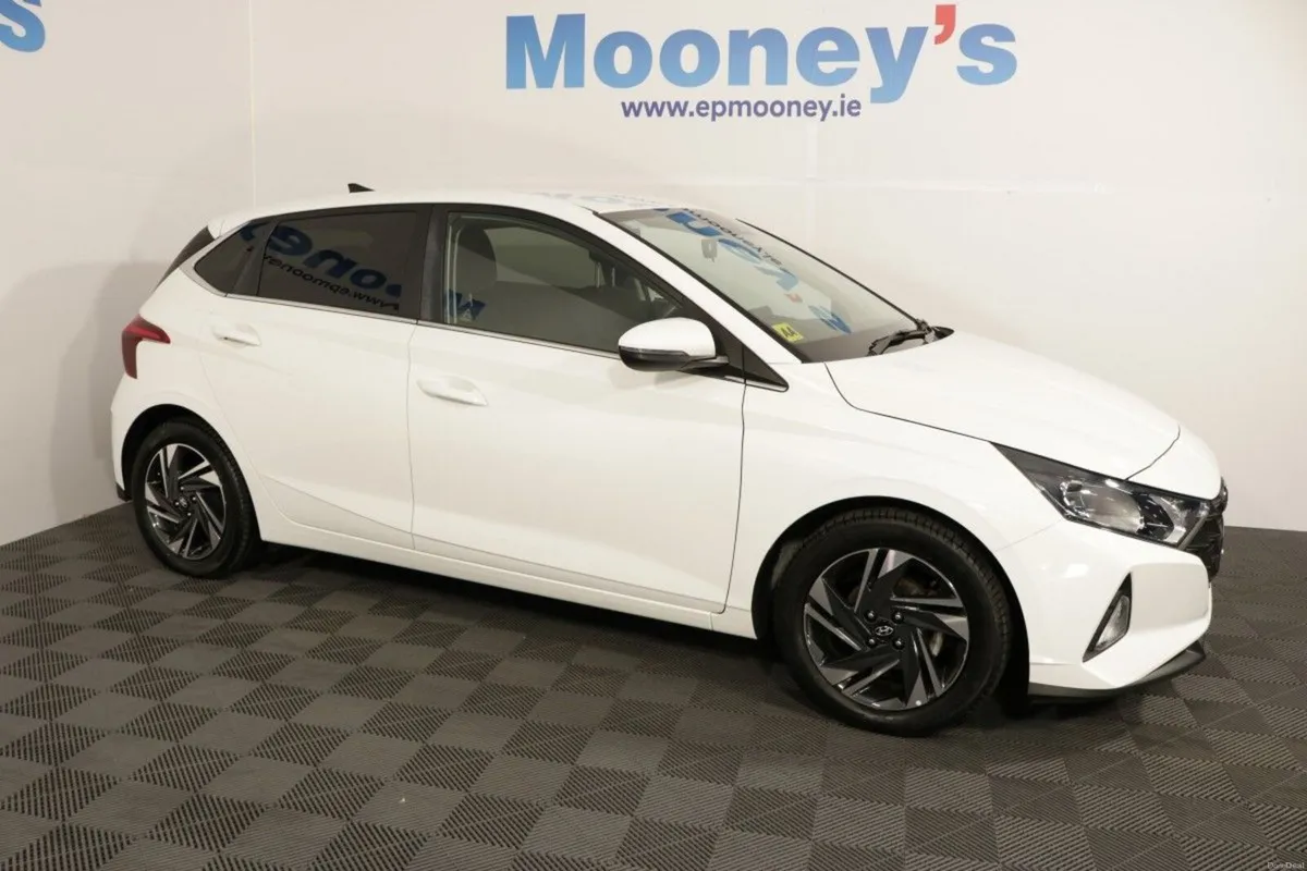 Hyundai i20 DELUXE PLUS 1.2L PETROL HATCHBACK - Image 3