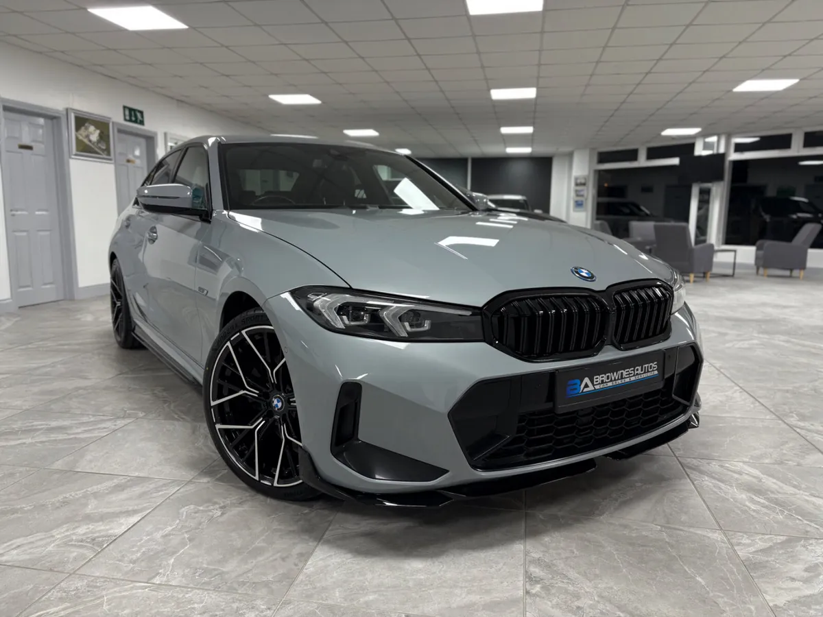 2023 BMW 3-Series 330 E M-Sport AUTOMATIC - Image 4