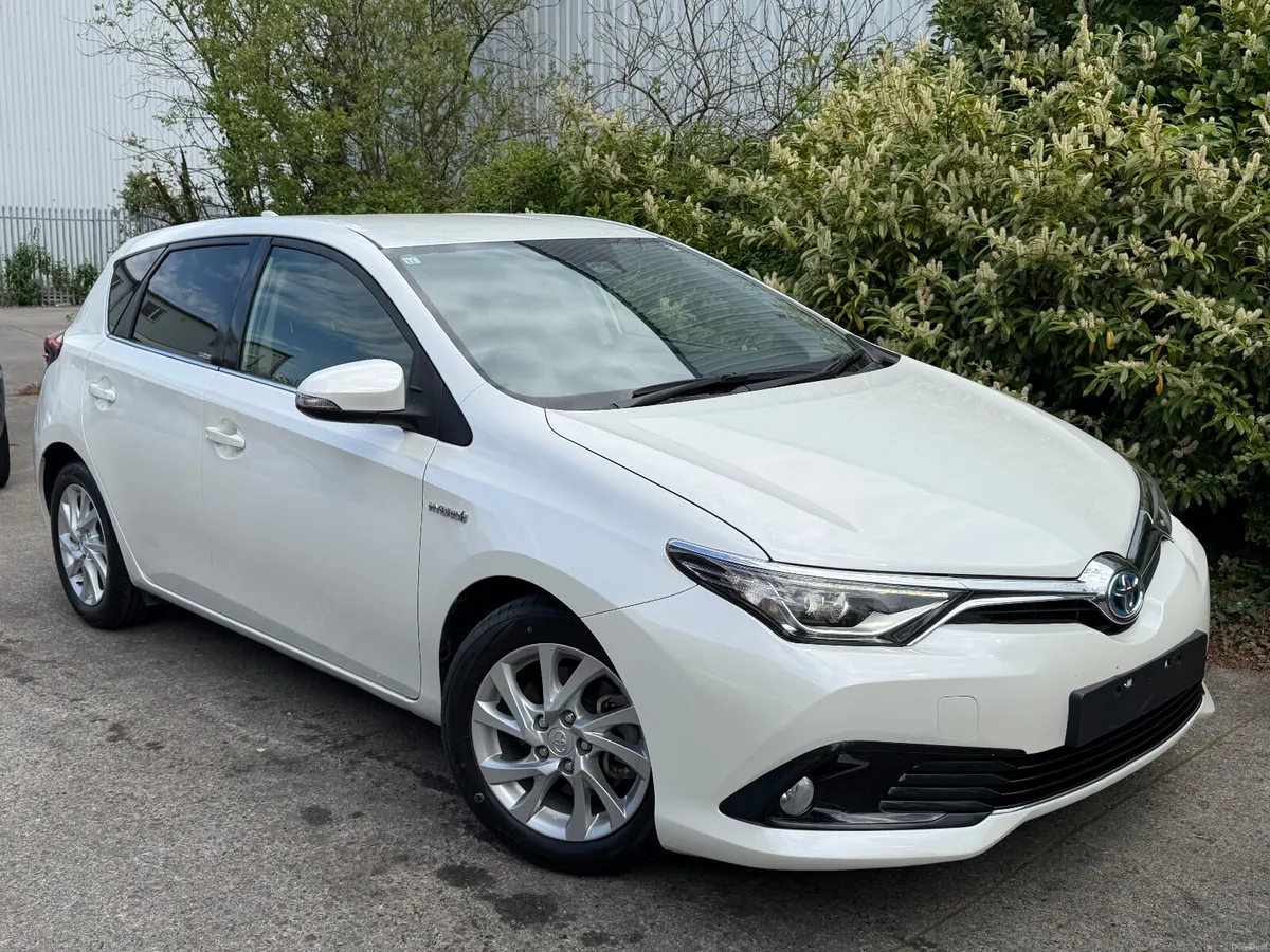 Toyota Auris Hybrid 2017 - Image 1