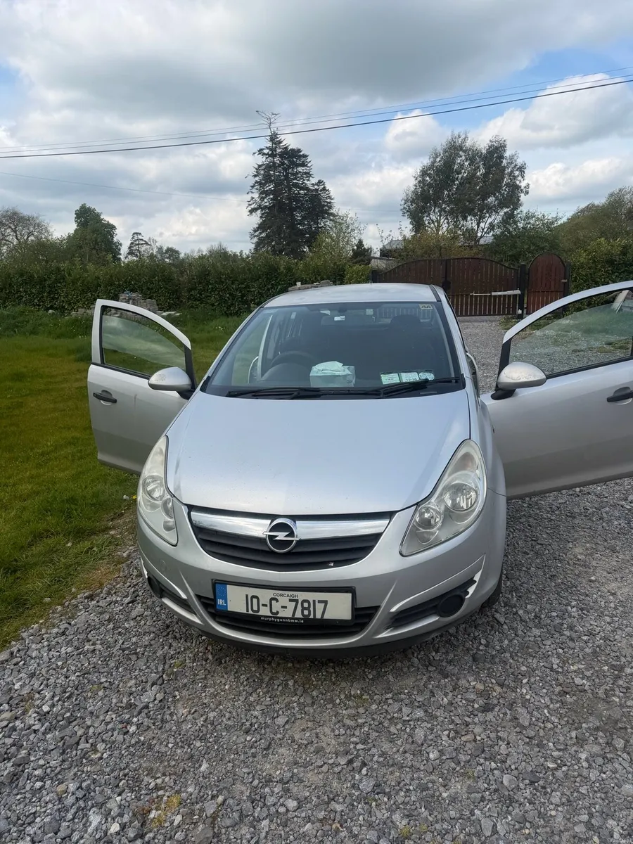 Opel Corsa 1.2 - Image 1