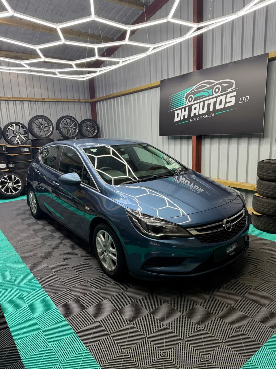 2017 Opel Astra 1.6 Diesel - 1 previous owner! - Image 1
