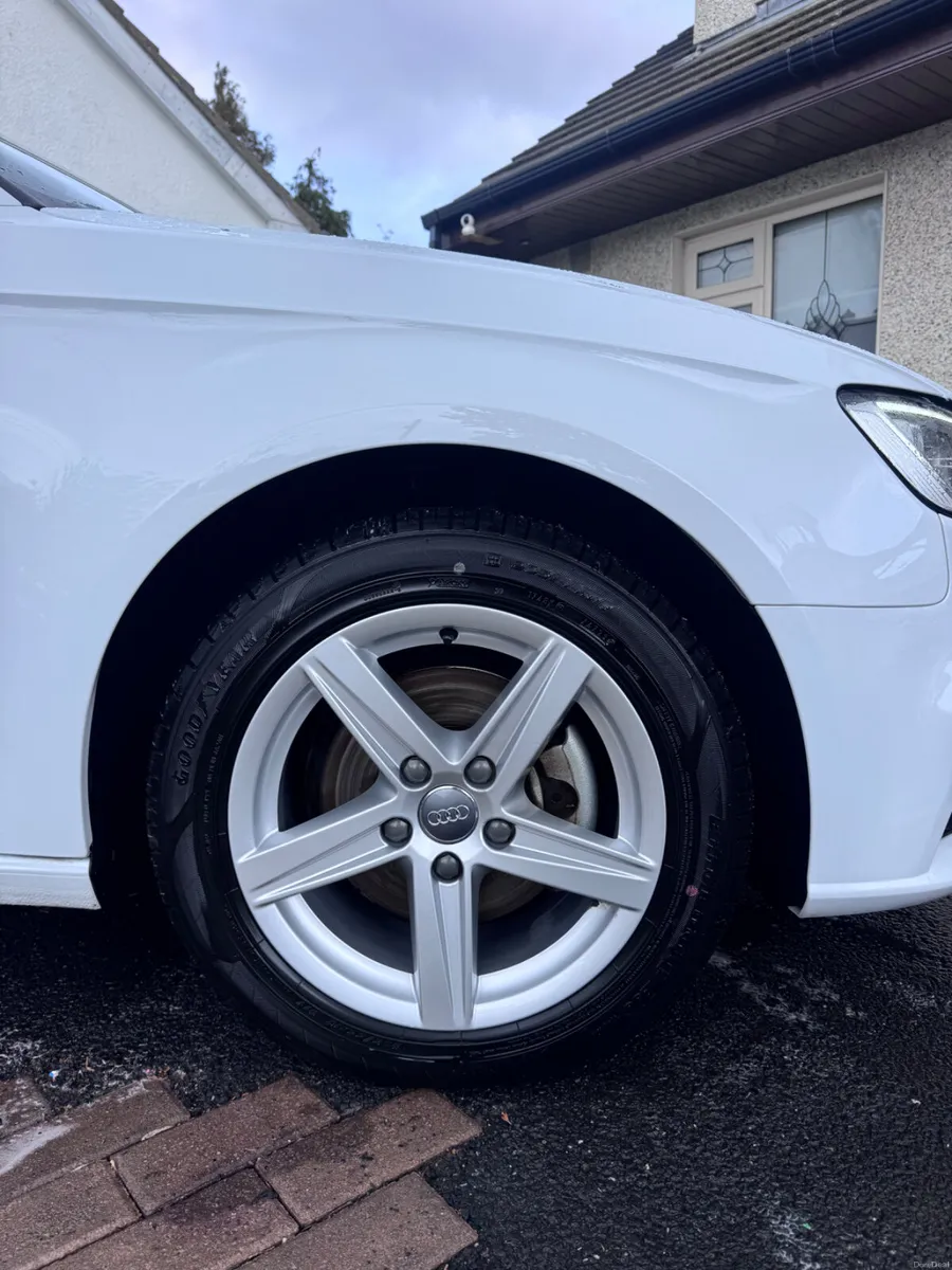 Audi A3 auto 1.4tsi 2018 - Image 4