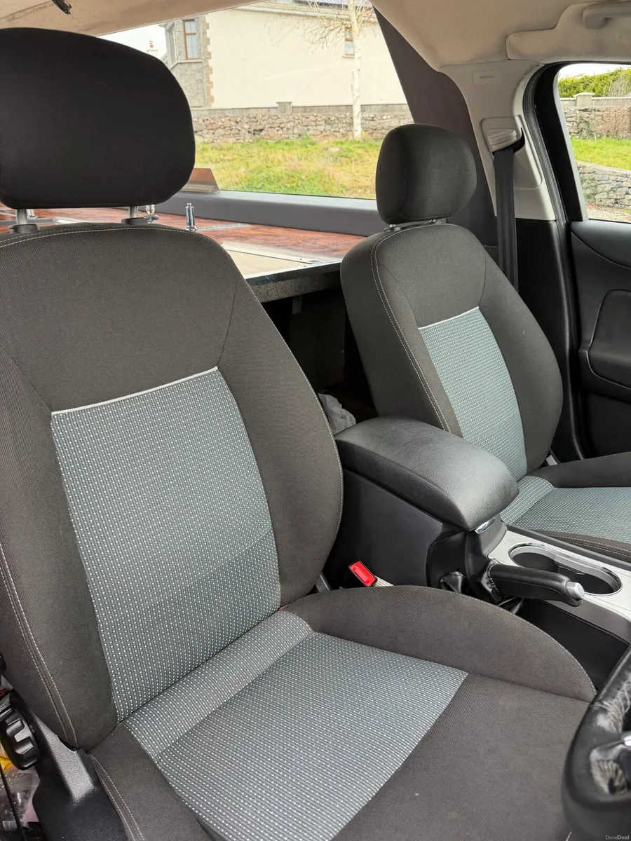 Ford Mondeo 2010 - Image 5