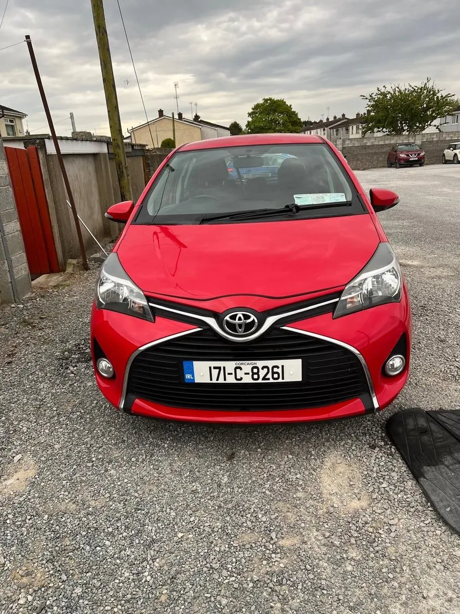 Toyota Yaris 2017 - Very low KM - Image 1