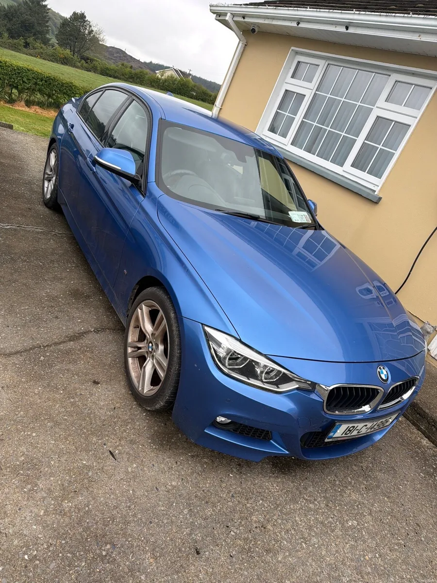BMW 3-Series 2018 - Image 4