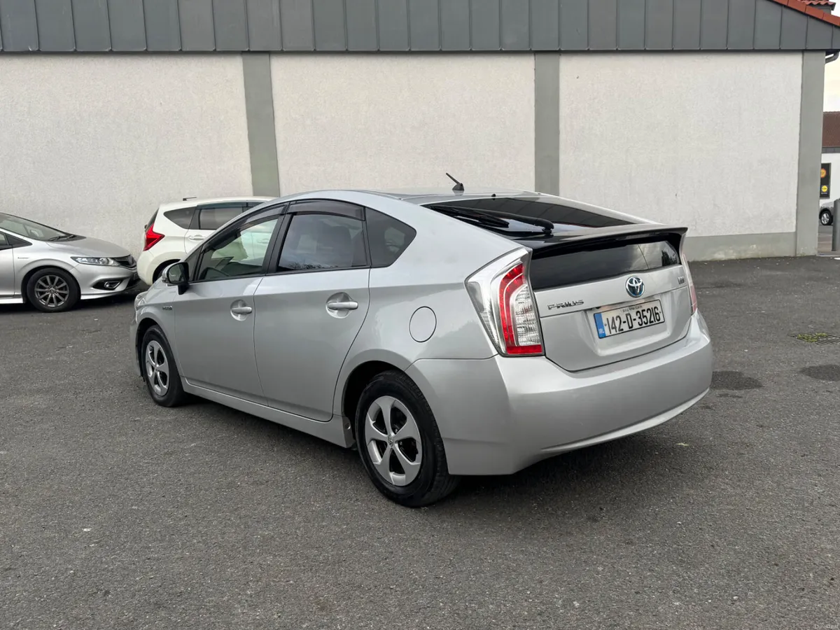 Toyota Prius 2014 Hybrid Automatic - Image 4