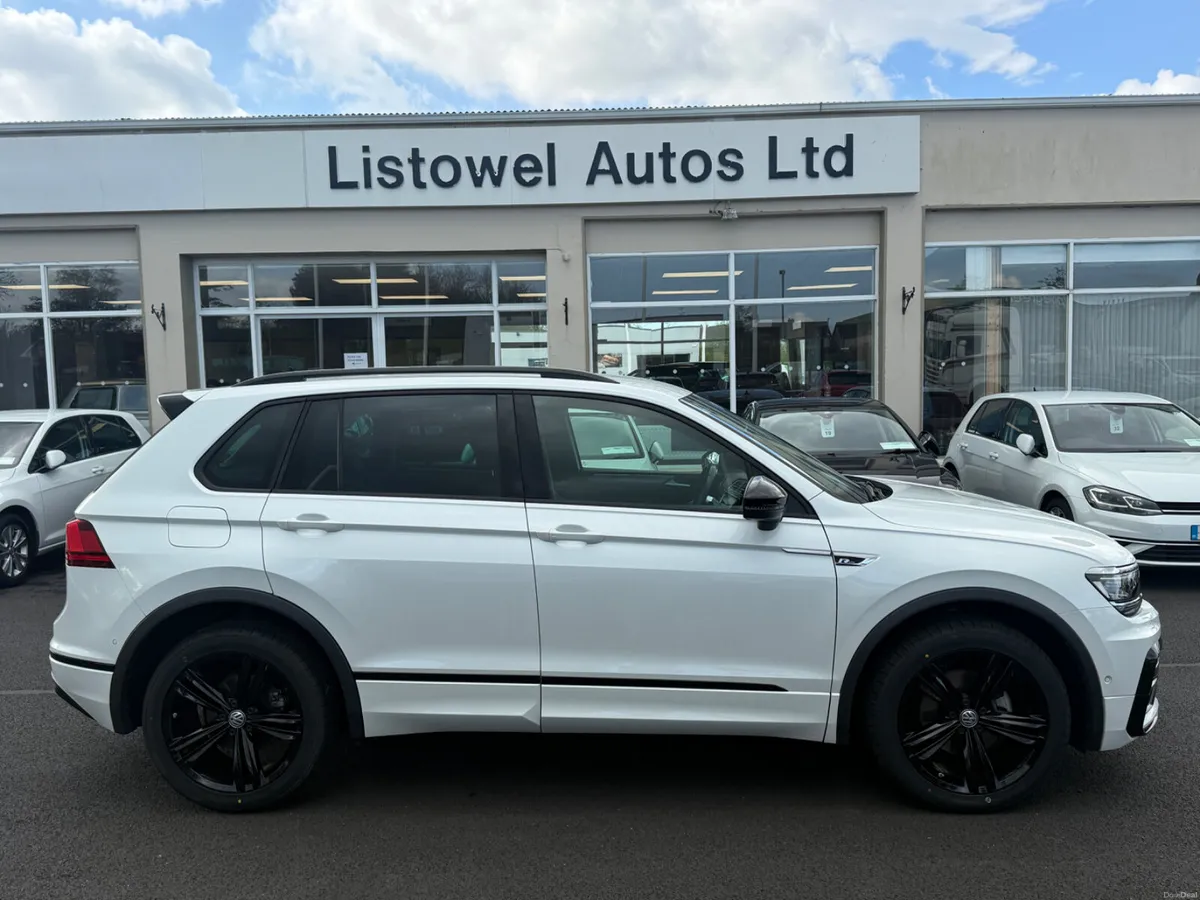 182 VW TIGUAN R-LINE BLACK EDITION 4WD 2.0 DIESEL - Image 1
