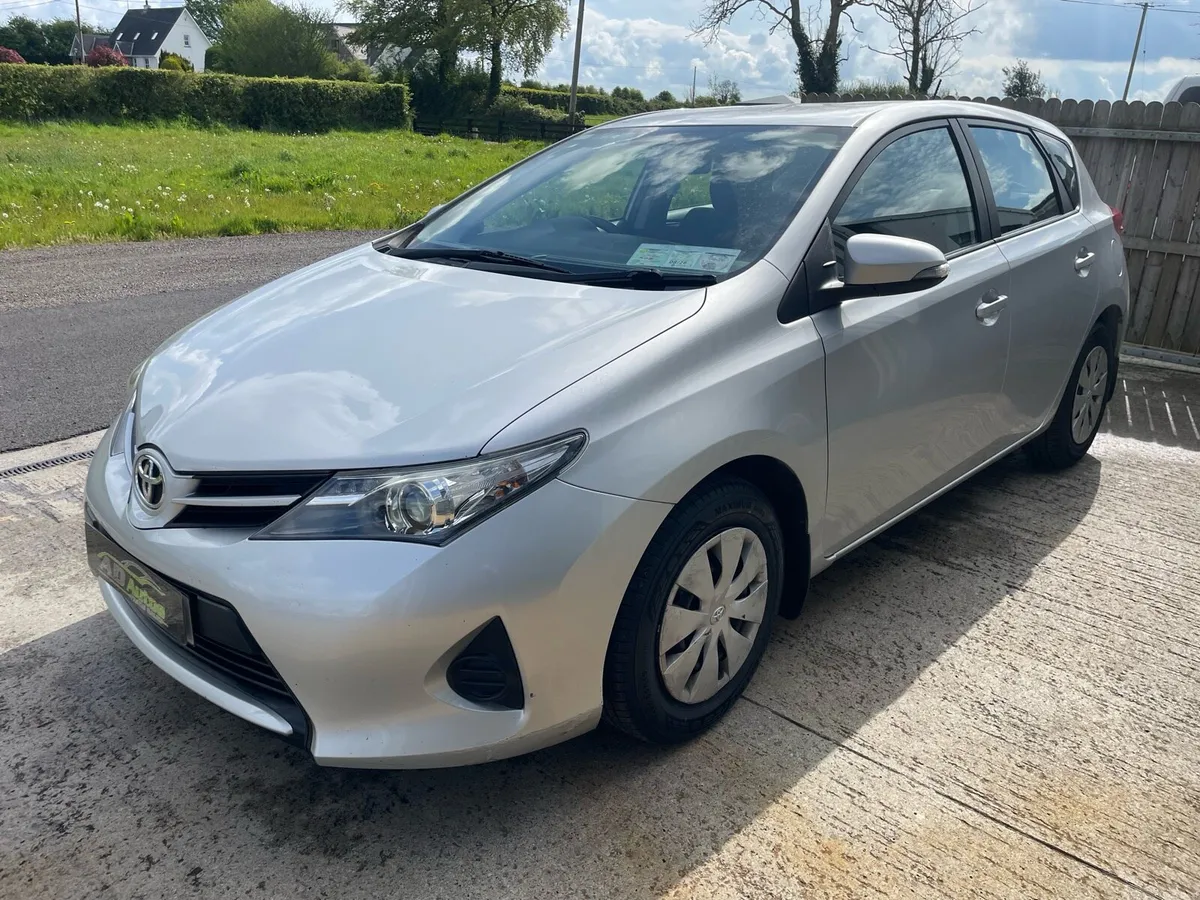 Toyota Auris - Image 2