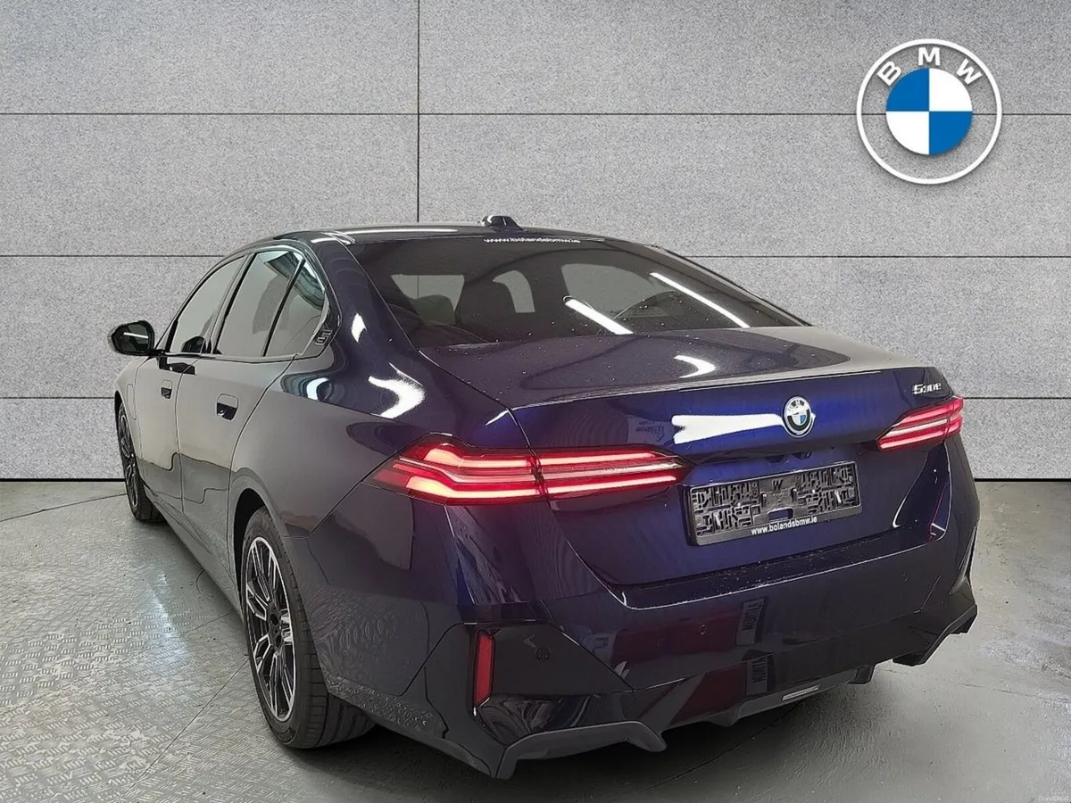 BMW 5-Series 530e - Image 3