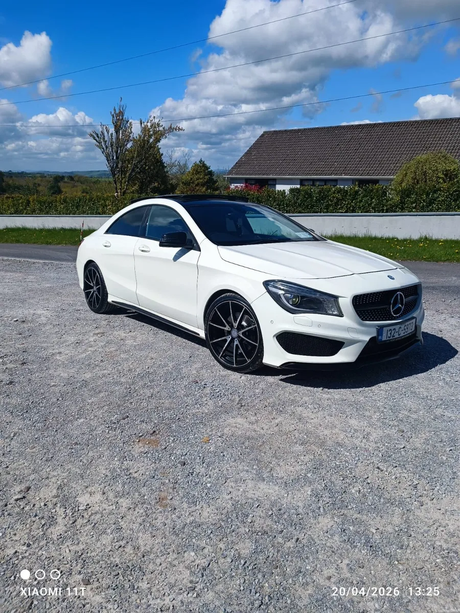 Mercedes Benz CLA 220 AMG Sport Line - Image 2