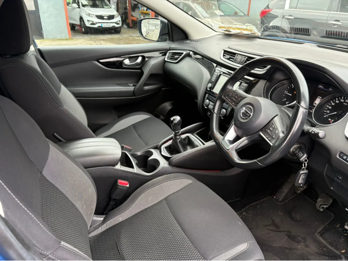 Nissan Qashqai 1.5 DSL SV MY19 4DR - Image 2