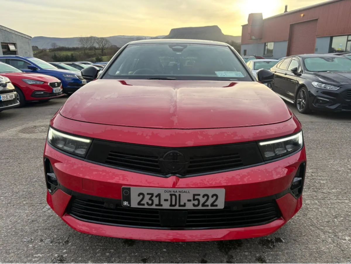 Opel Astra 5 DR HATCH-SRI-1.2 130PS 130PS-PETROL - Image 2