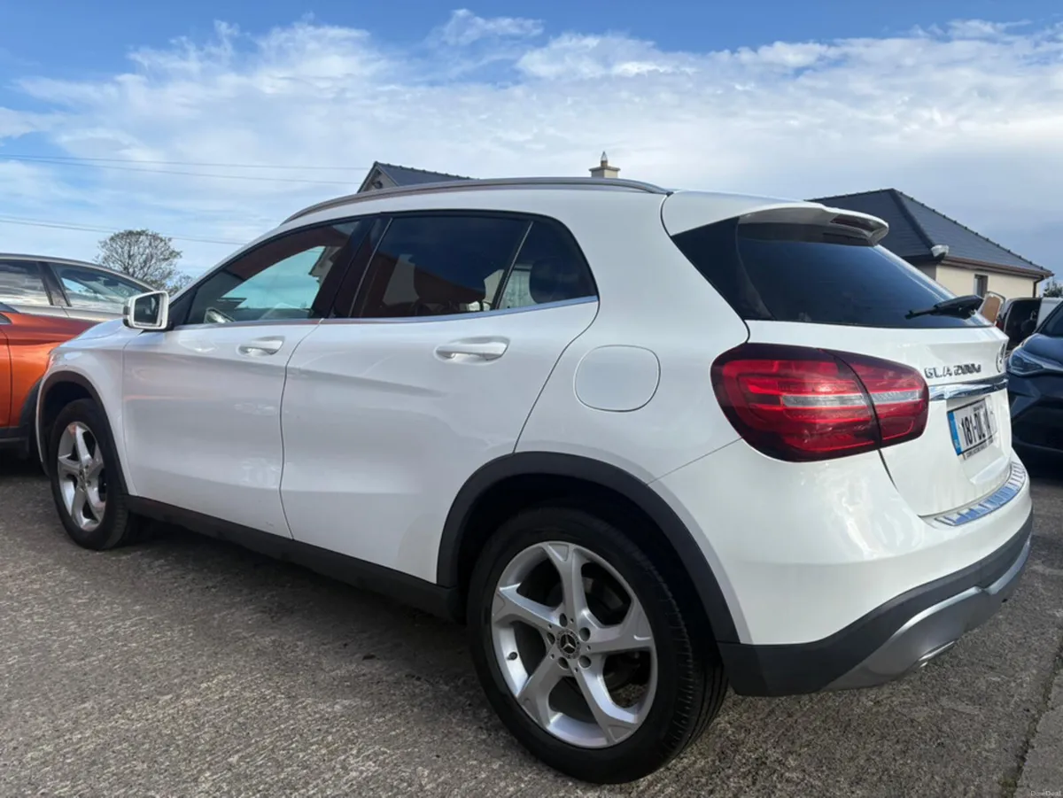 Mercedes-Benz GLA 200 D URBAN 5DR AUTO - Image 4