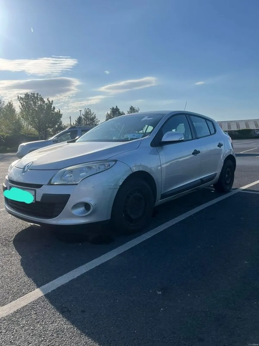 2010 Renault Megane - Image 2