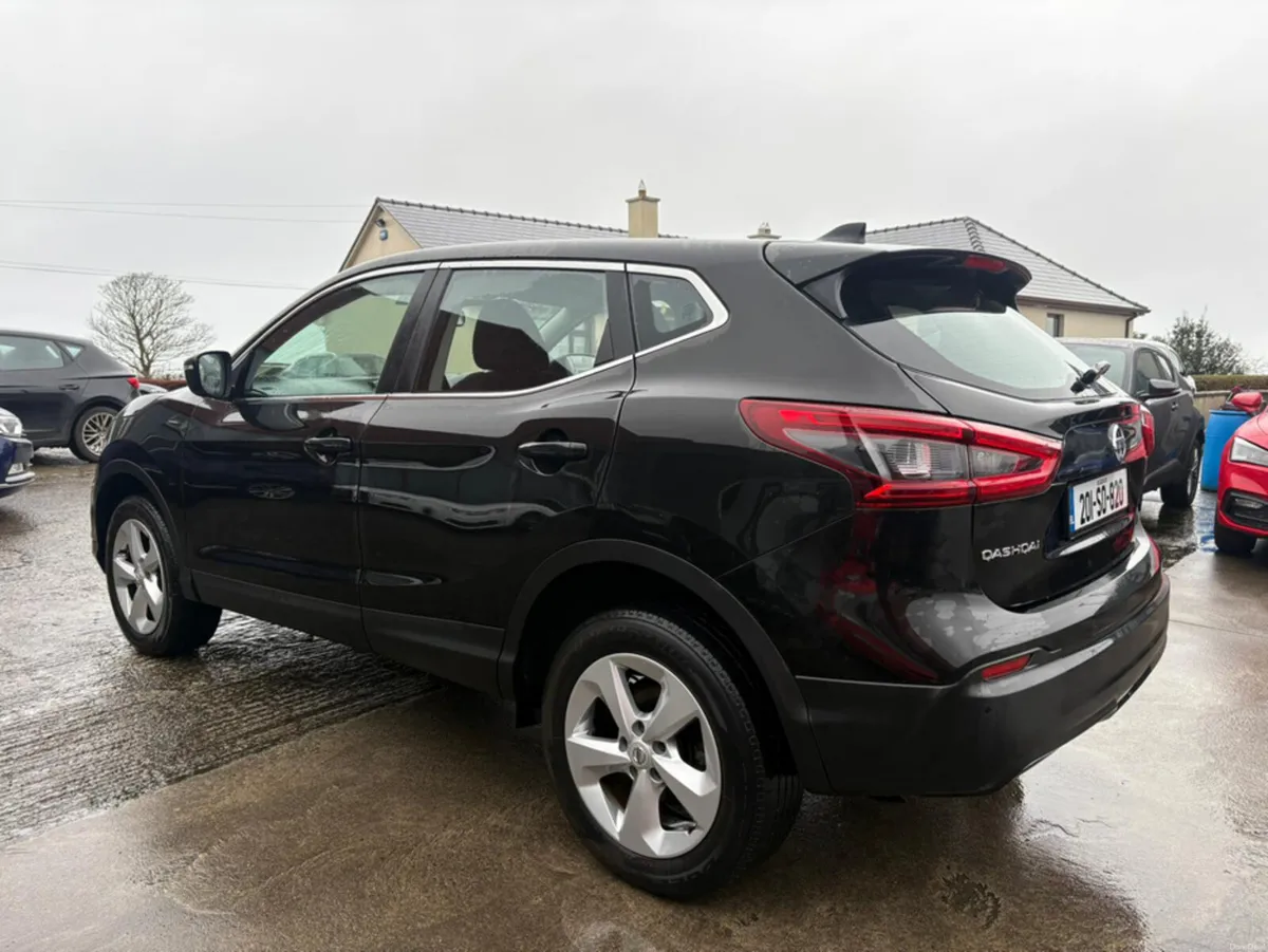 Nissan Qashqai DIG-T ACENTA PREMIUM 5 5DR - Image 3