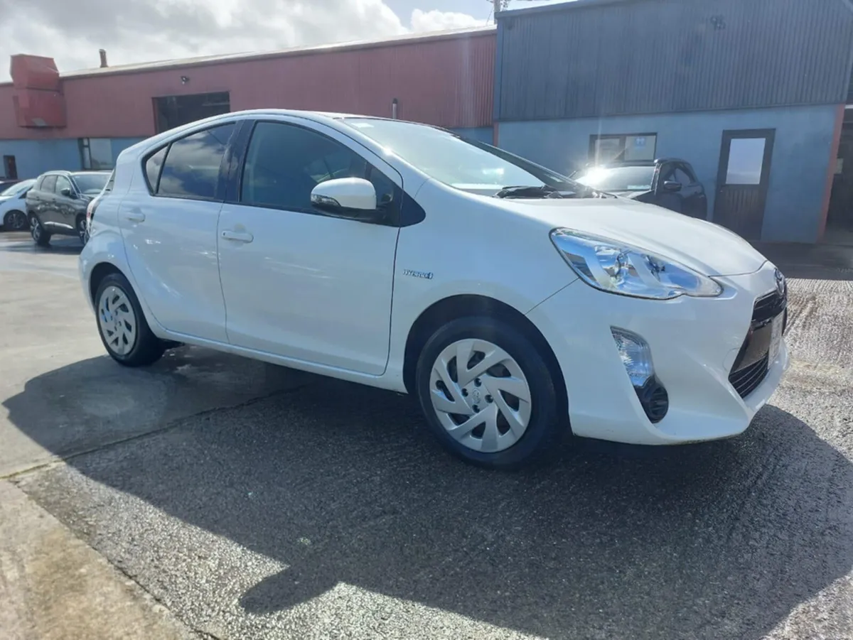Toyota Aqua 1.5 DAA-NHP10 5DR AUTO - Image 2