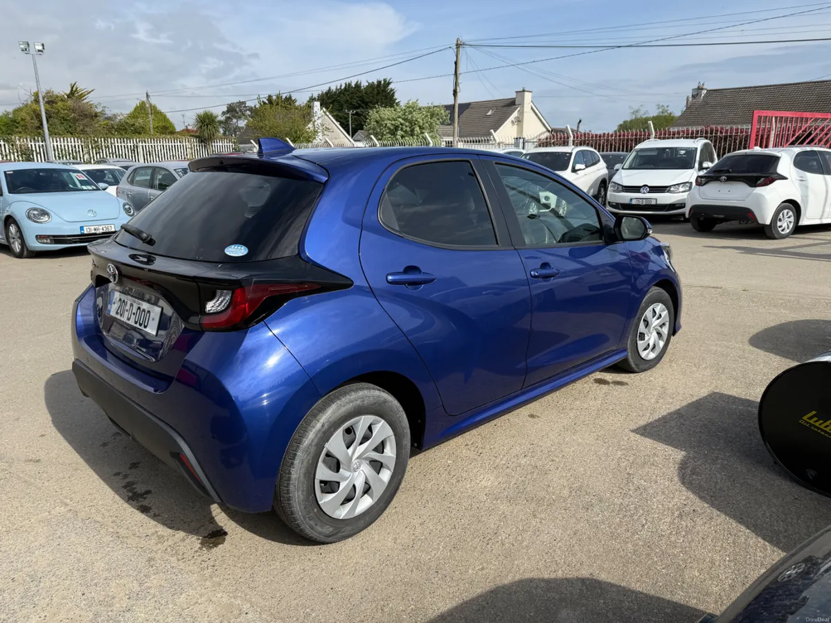 Toyota Yaris - Image 6