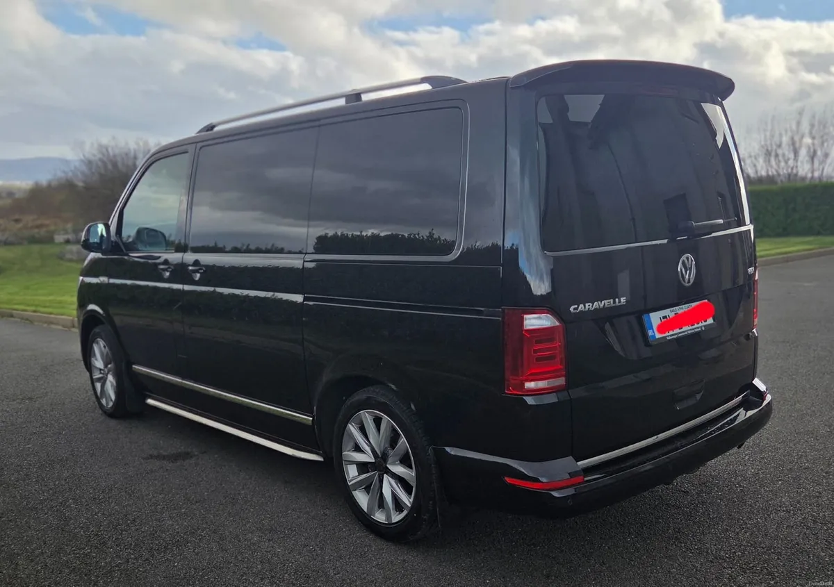 Volkswagen Transporter 2017 - Image 2