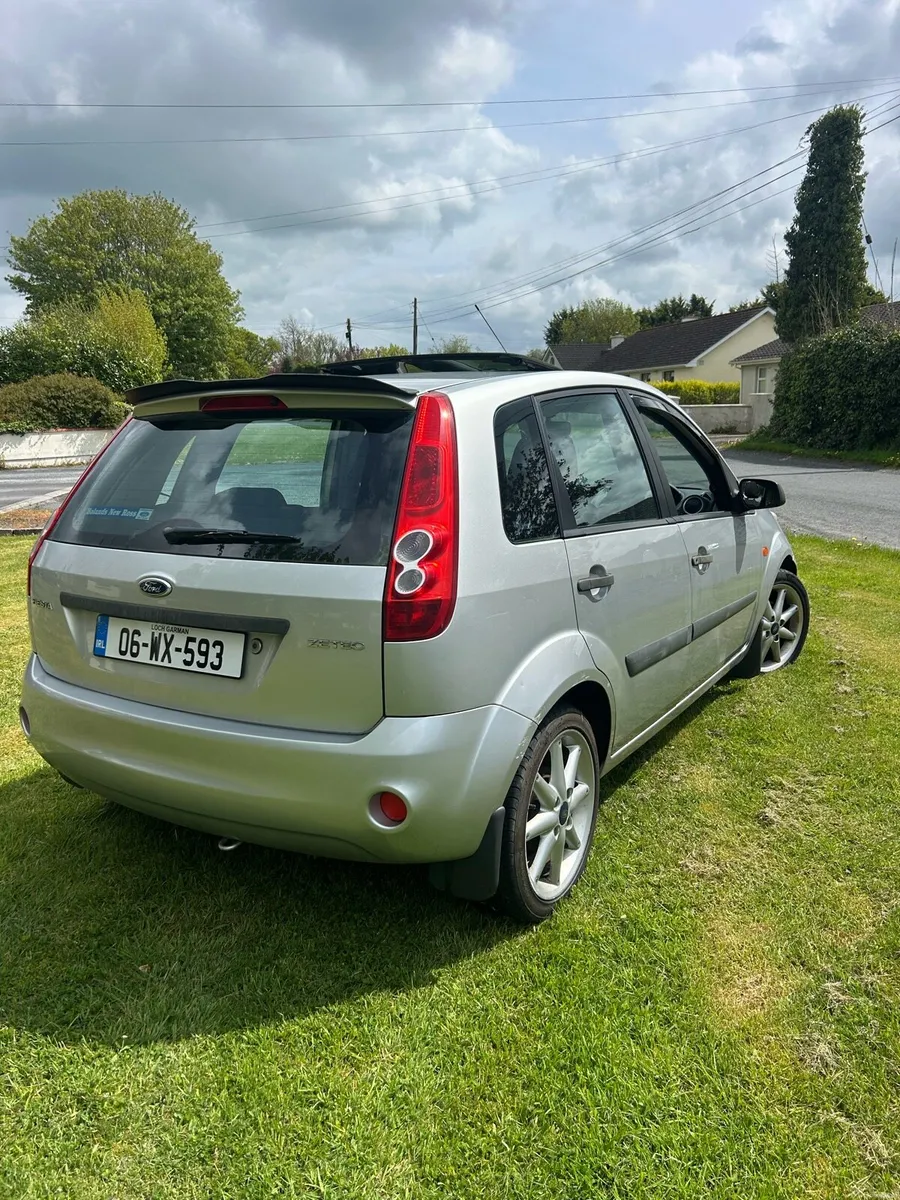 FORD FIESTA ZETEC - Image 2