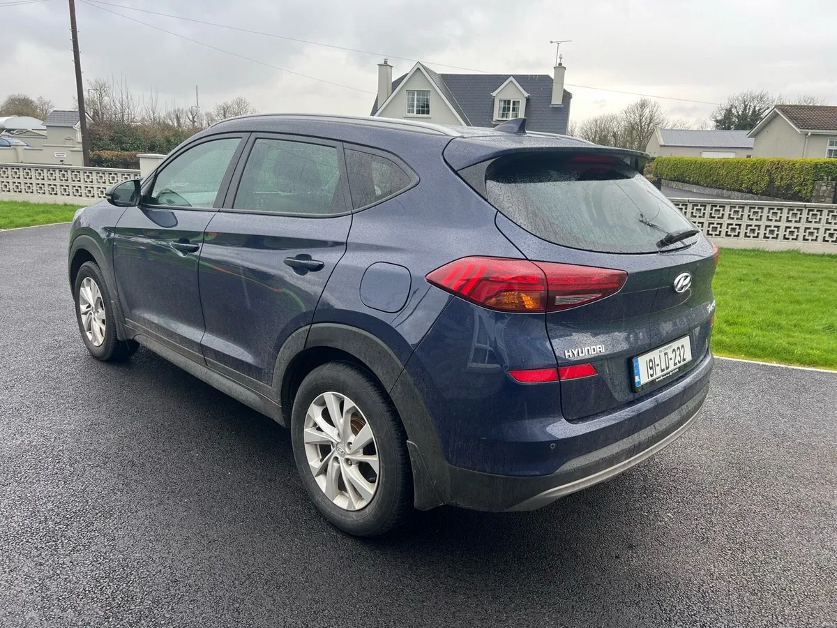 Hyundai Tucson SUV Jeep - Image 3