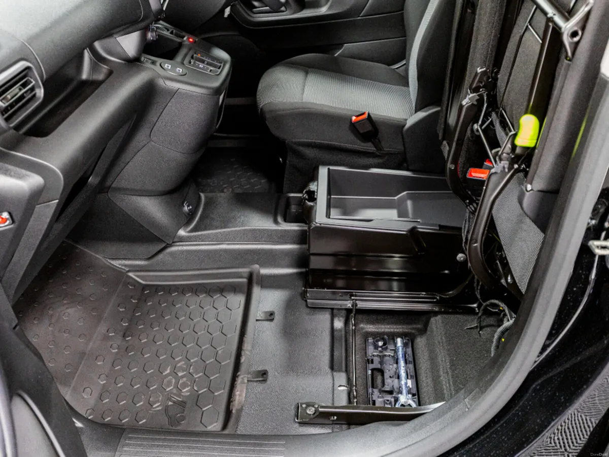 Citroen Berlingo LX Plus 1.5 Diesel Auto 130HP - € - Image 6