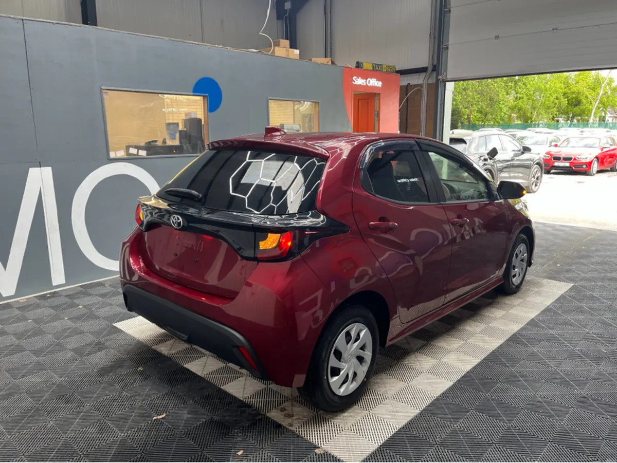 Toyota Yaris 2022 TOYOTA YARIS X 1.0 AUTOMATIC / R - Image 2