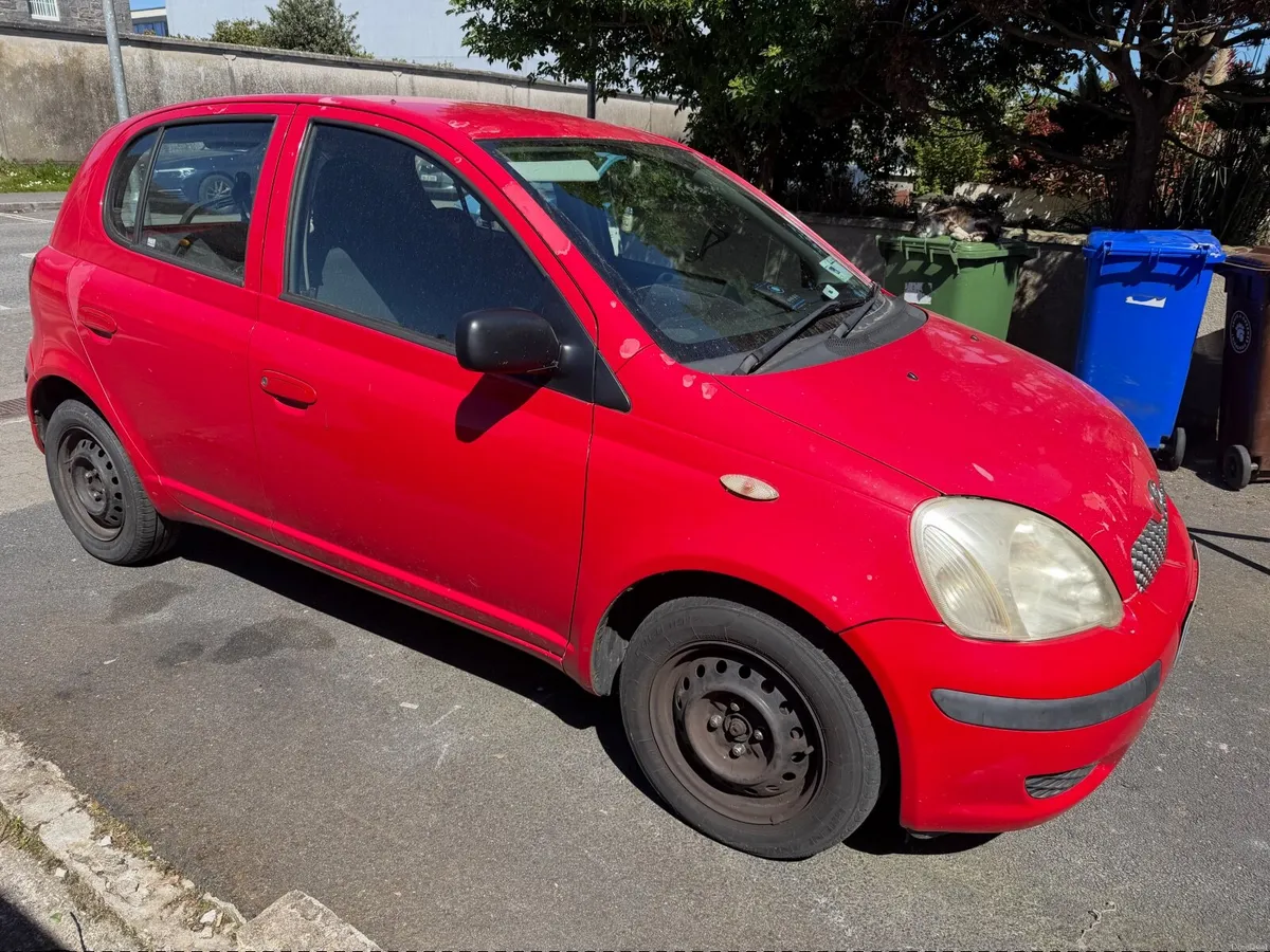 Toyota Yaris 2004 - Image 1