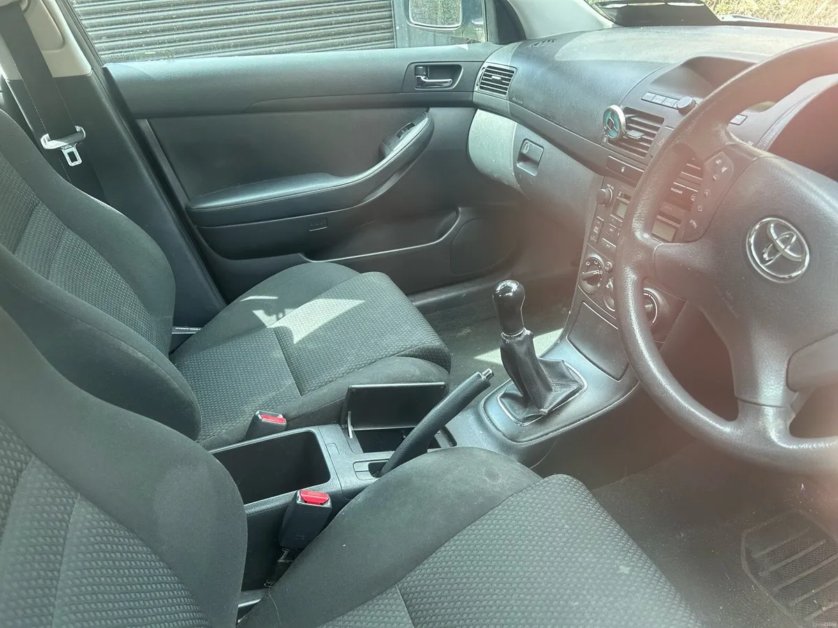 Toyota avensis 1.6 nct and tax - Image 4