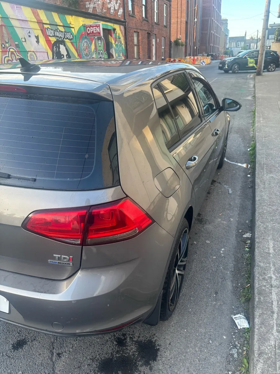 Volkswagen Golf - Image 4
