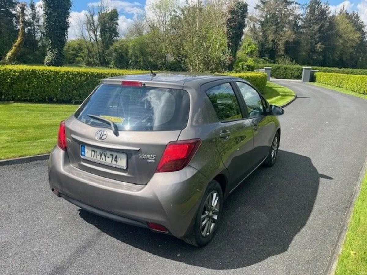 Toyota Yaris 2017 - Image 2