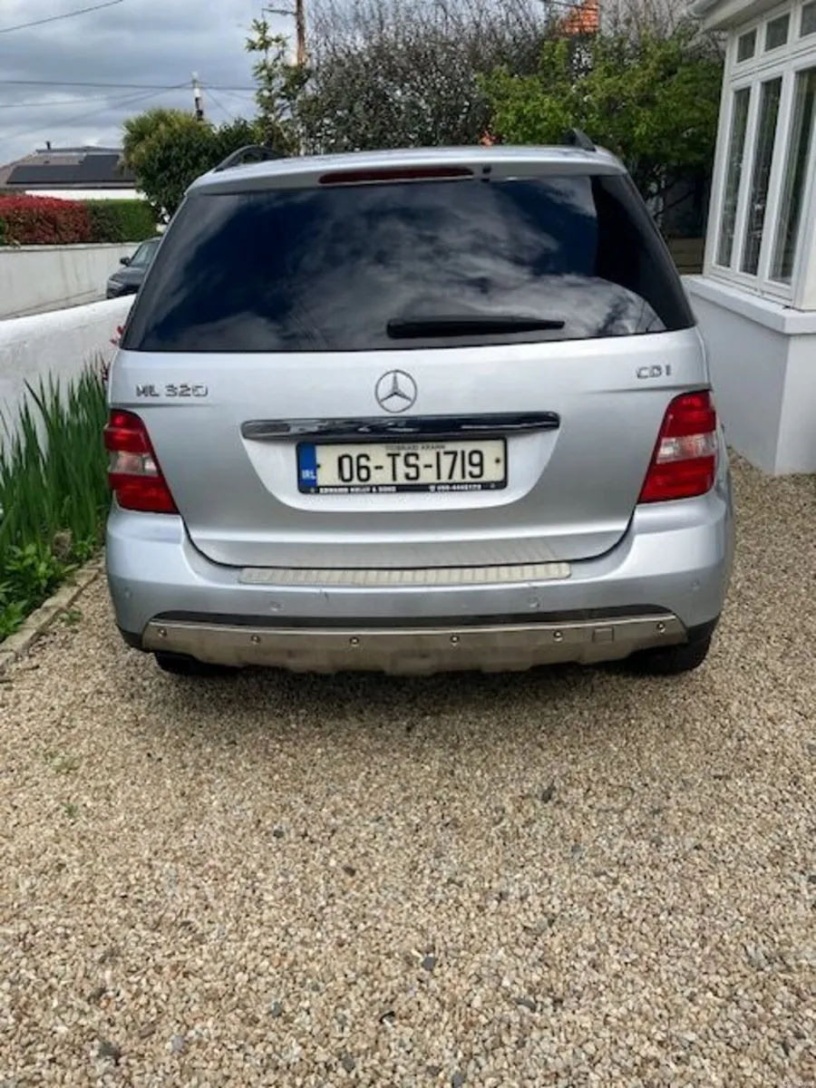 Mercedes-Benz M-Class 2006 - Image 2