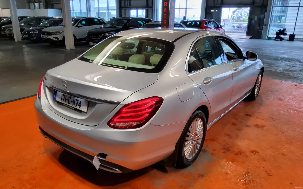 Mercedes-Benz C-Class 2017 - Image 4