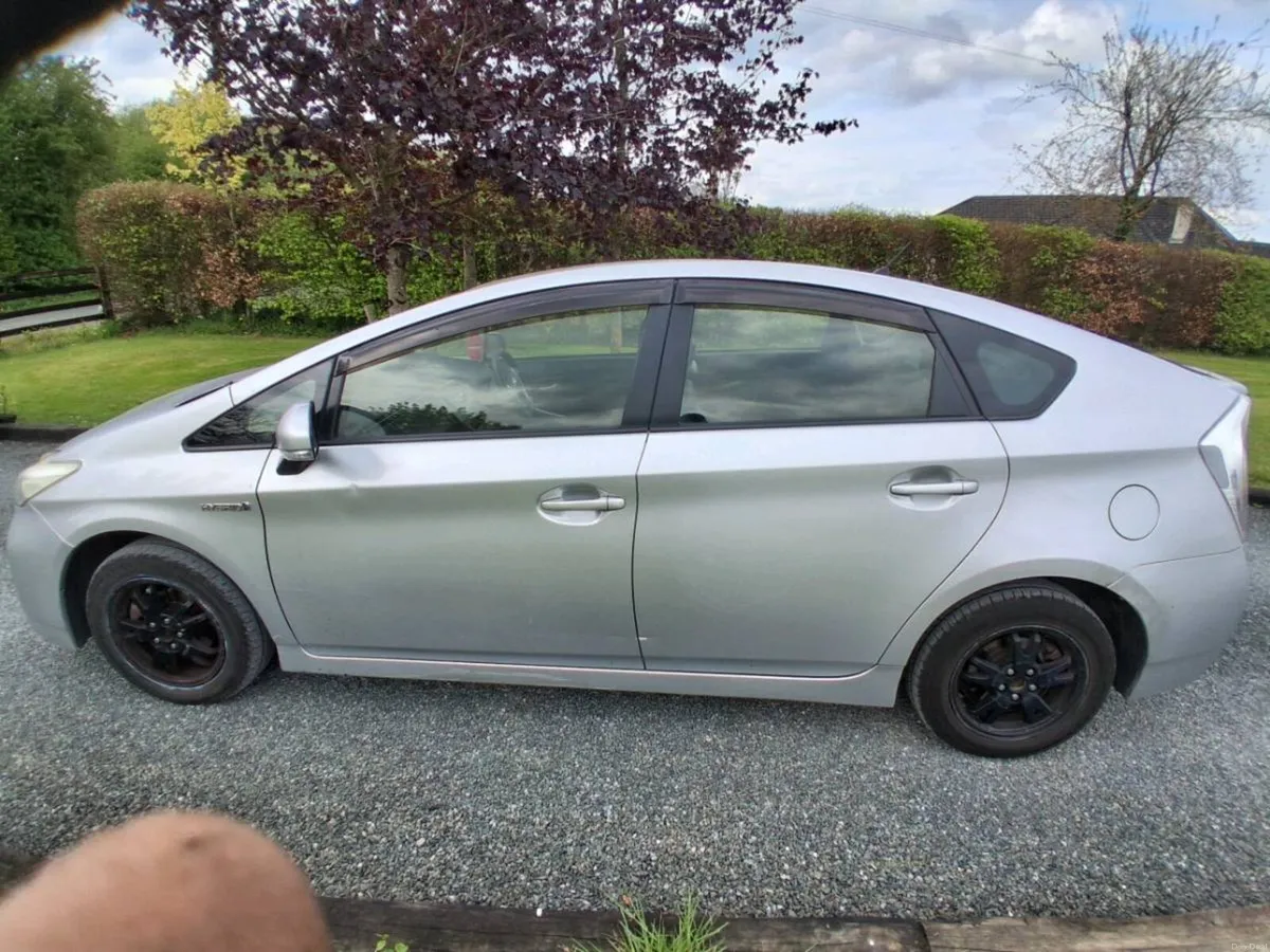 Car - Image 3
