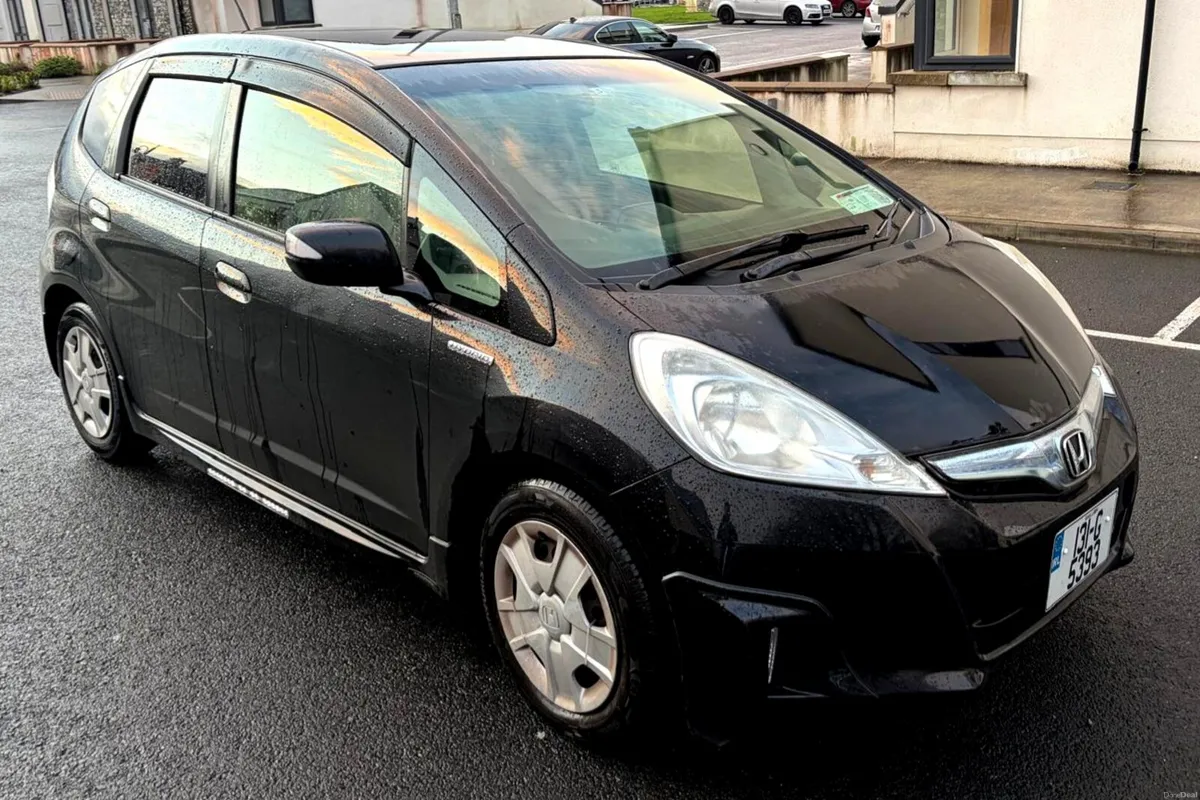 Honda Fit Hybrid Automatic - Image 1