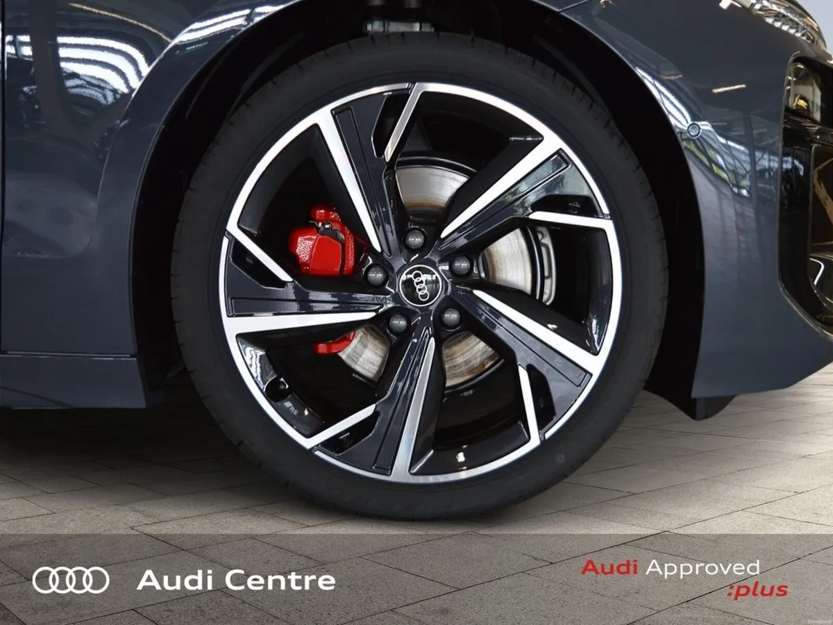 Audi A6 Avant e-tron S-Line Panoramic Glass Roof - Image 3