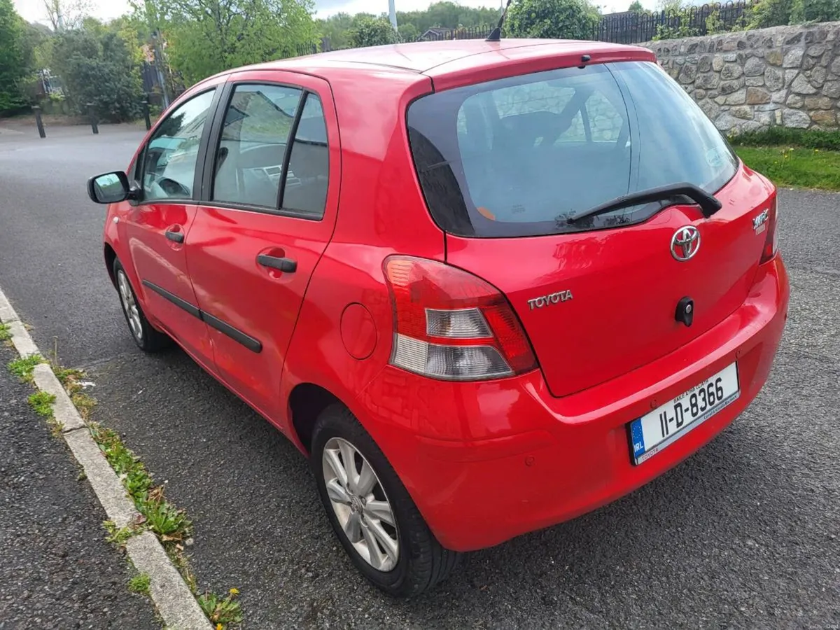 Toyota yaris 2011  1.0 litre petrol nctd / taxed - Image 4