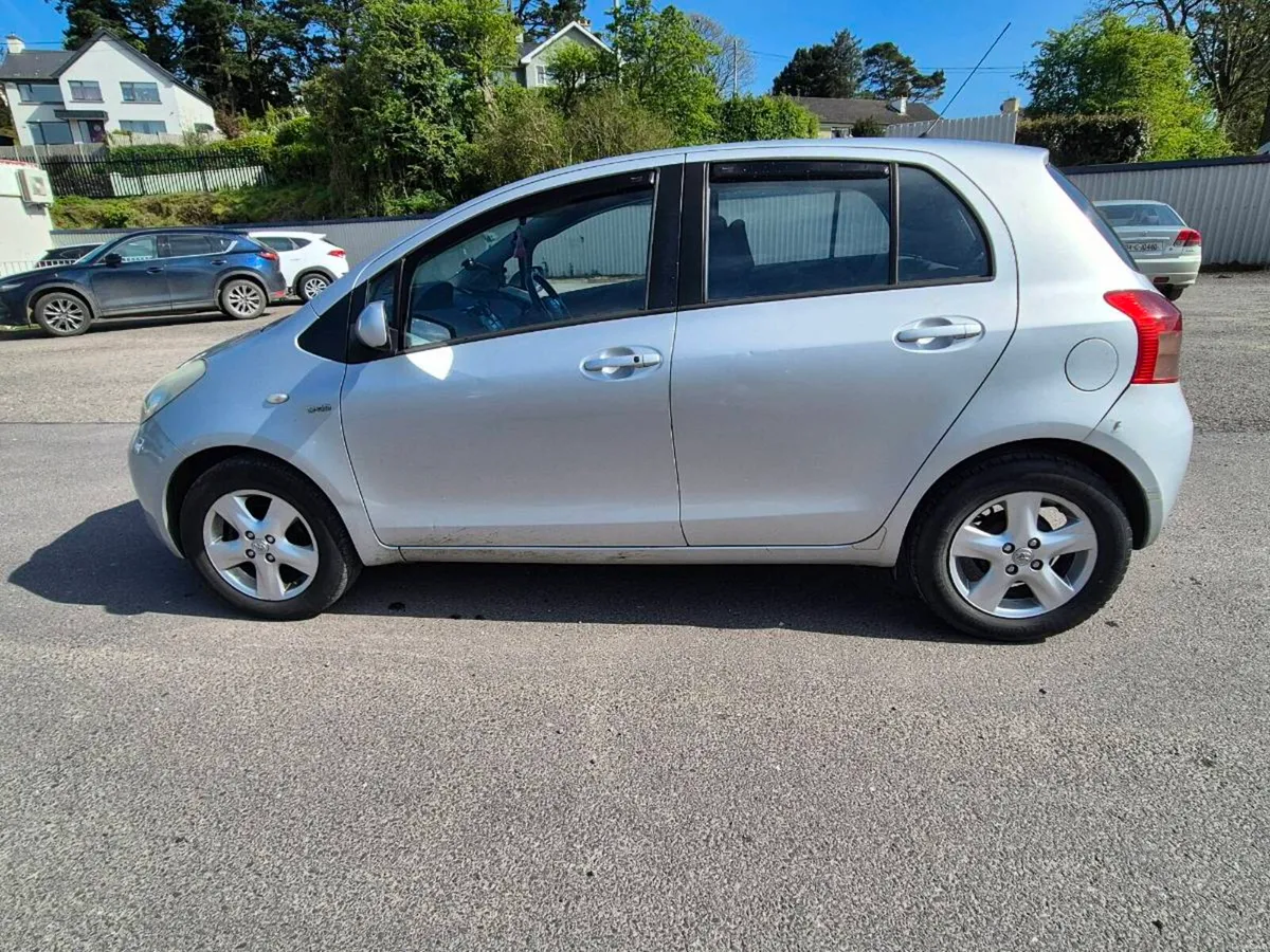 Toyota Yaris 1.4 Diesel - Image 2