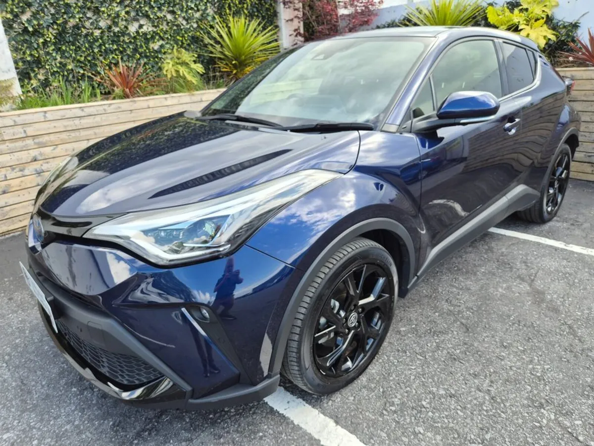 Toyota C-HR 1.8 HYBRID SOL G-PACK NERO EDITION WIT - Image 3