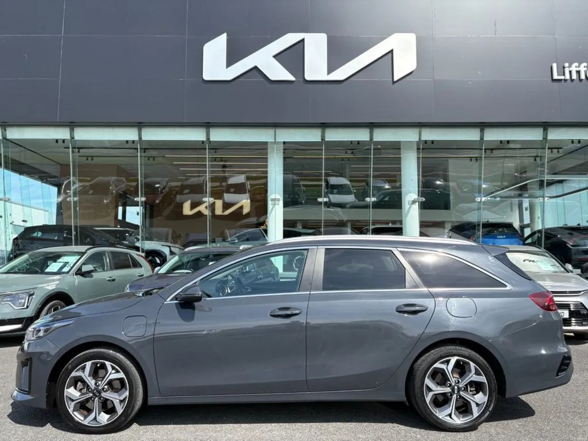 Kia Ceed 1.6 PHEV Sports Wagon - Image 3