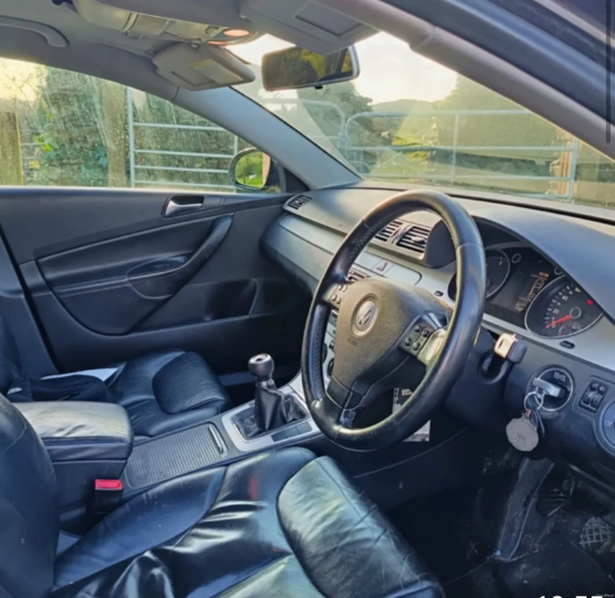 Volkswagen Passat 2009 - Image 4