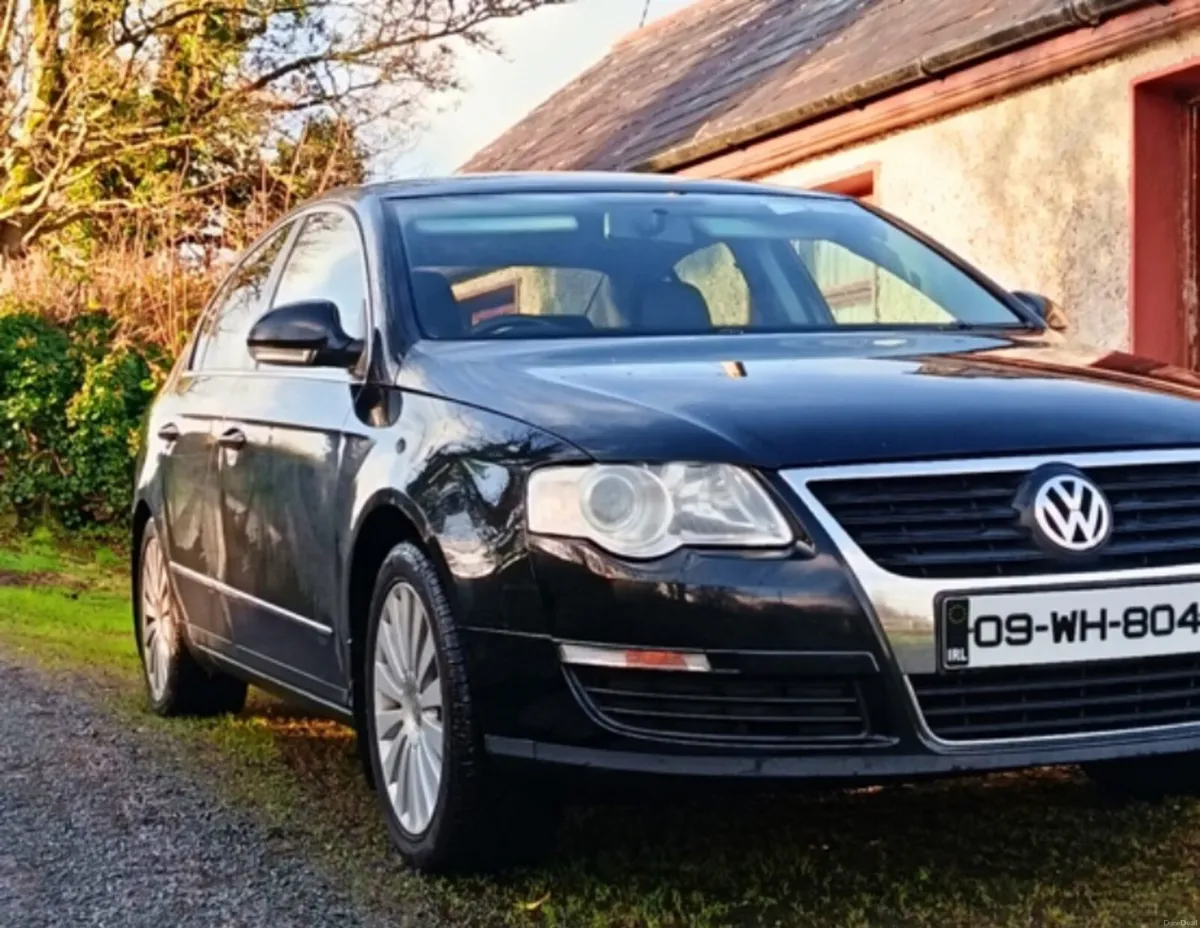 Volkswagen Passat 2009 - Image 1